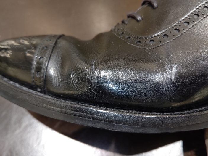 革のひび割れを防ぐには シューケア マイスター