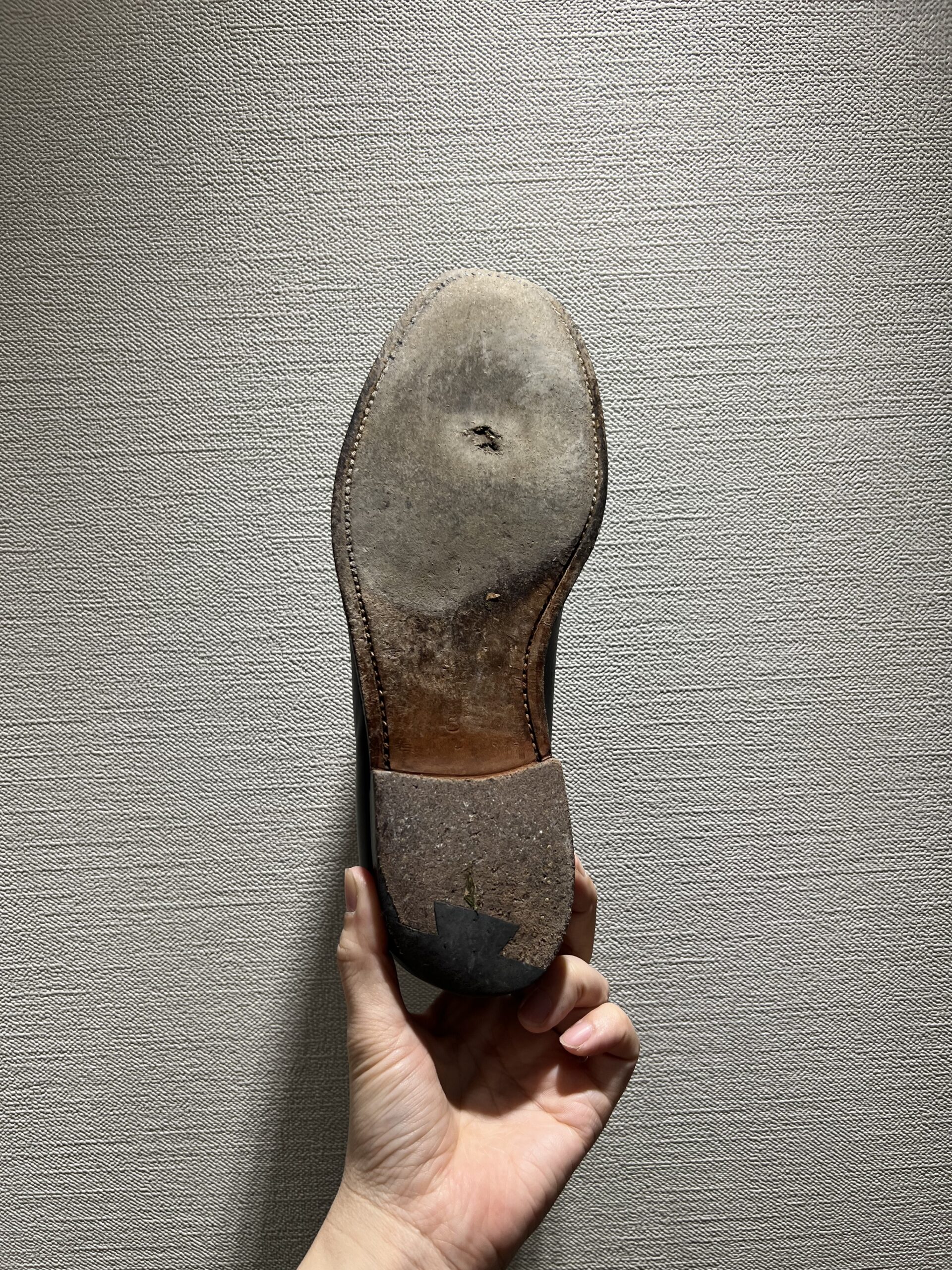 靴の底に穴があいたときの補修方法は？ 