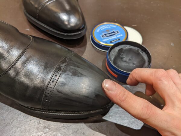 「How to Shoecare」　~誰でもできる。ハイシャインに厚みを持たせる方法~